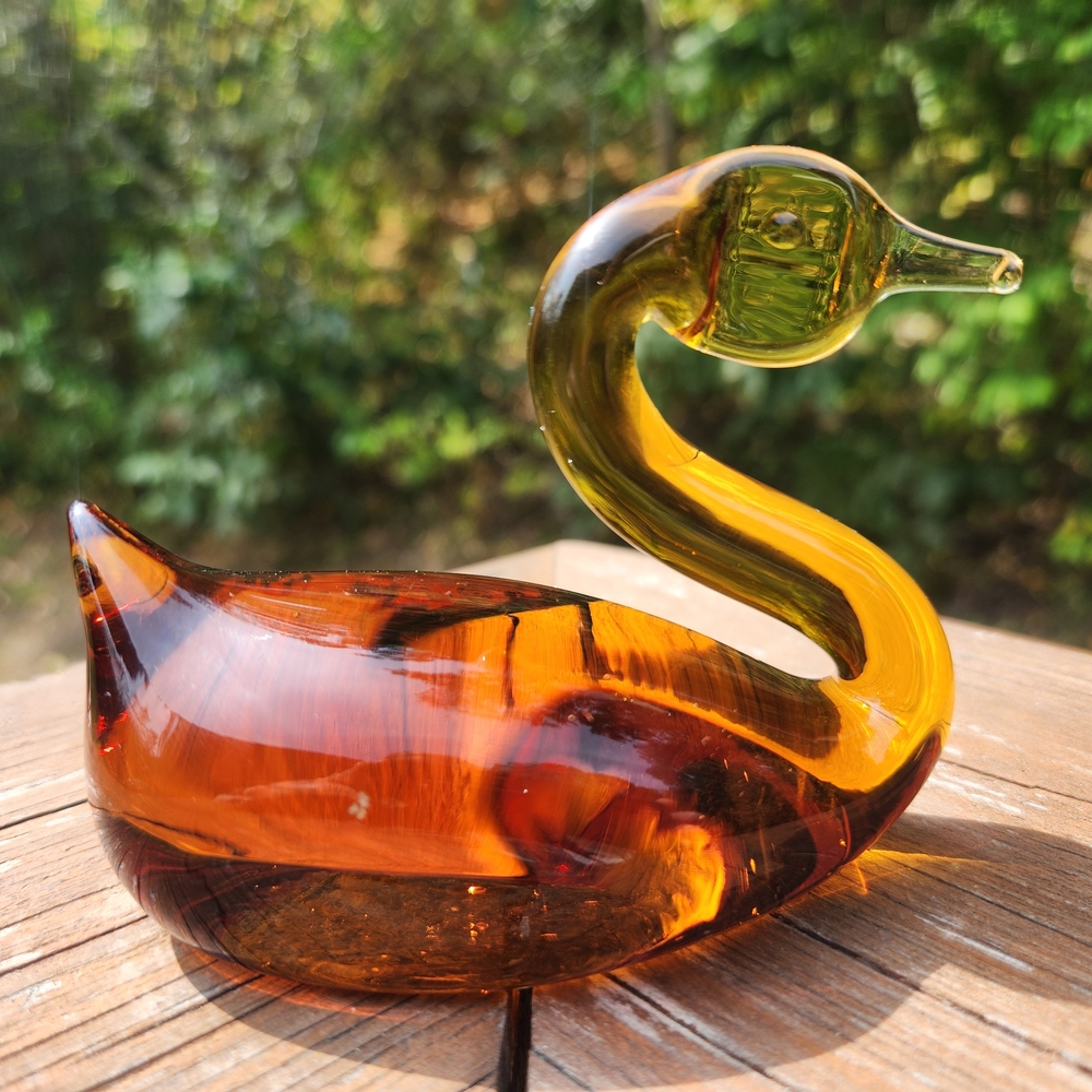 Pilgrim Art Glass Amber Glass Swan Figurine